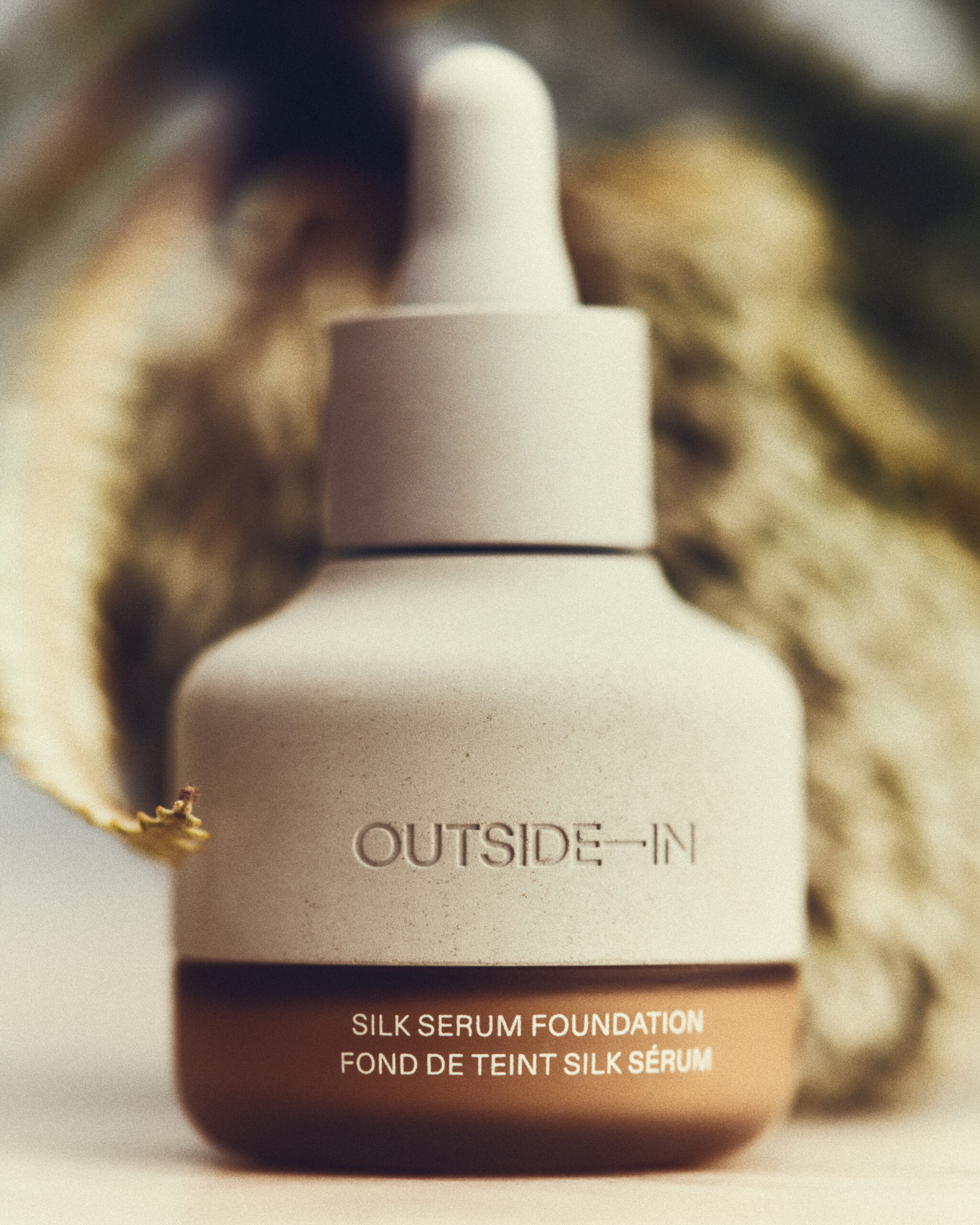 OUTSIDEIN01-SSF_FRONT_FACING_01_001
